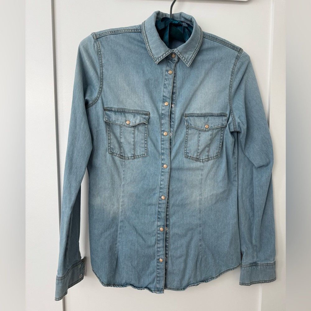 ZARA Basic Light Wash Button-Up Denim Shirt - Size M - Very Good Condition